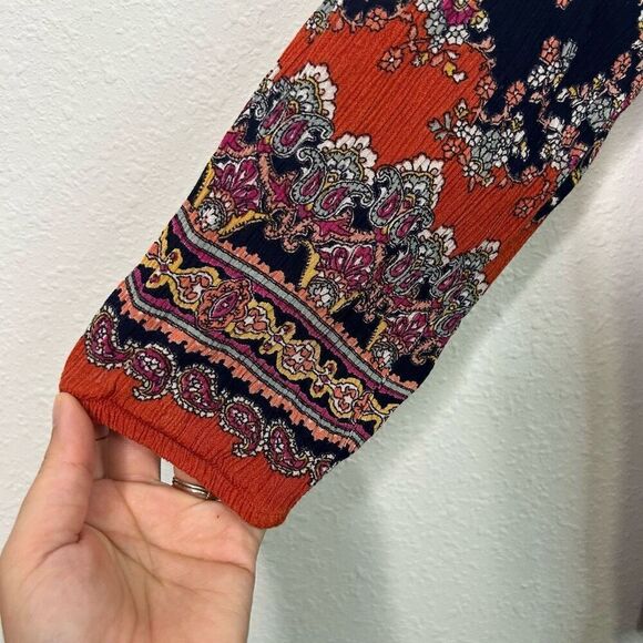 Bila Women’s Multicolor V Neck Paisley 3/4 Sleeve Boho Bohemian Top Size Large - Picture 4 of 13